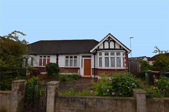2 Bedroom Bungalow To Rent In Melbourne Gardens, Romford, RM6