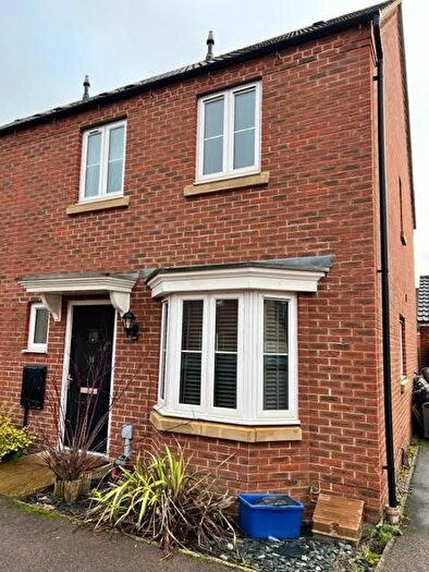 3 Bedroom Semi-Detached House To Rent In Kay Grove, Oakridge Park, Milton Keynes, MK14