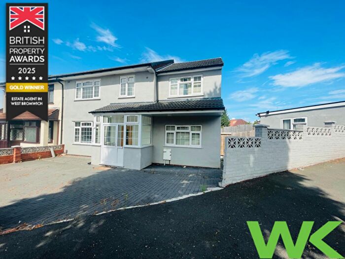 4 Bedroom Semi-Detached House For Sale In Essex Avenue, West Bromwich, B71