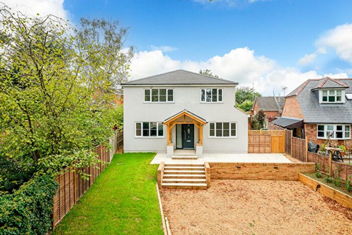 5 Bedroom Detached House For Sale In Little Green Lane, Caddington, LU1