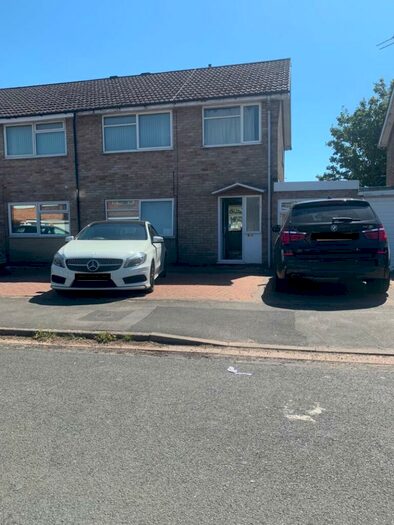 5 Bedroom Semi-Detached House To Rent In Arnesby Road, Nottingham, NG7