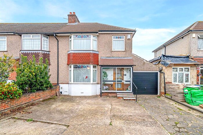 3 Bedroom Semi Detached House For Sale In Rydal Drive, Bexleyheath, Kent, DA7