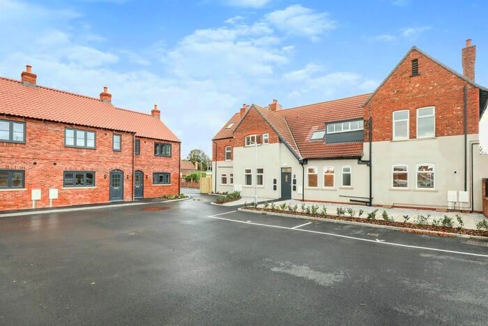 2 Bedroom Flat For Sale In Hunter Grove, Torworth, Retford, DN22