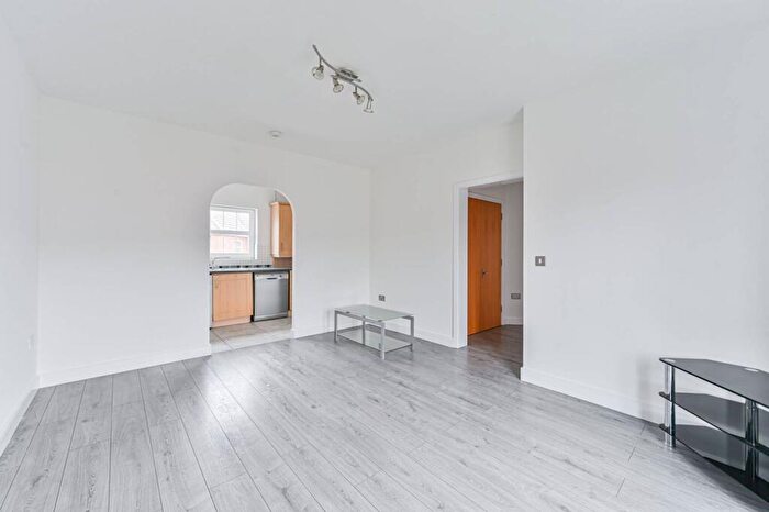 2 Bedroom Flat For Sale In Allenby Road, Thamesmead, London, SE28