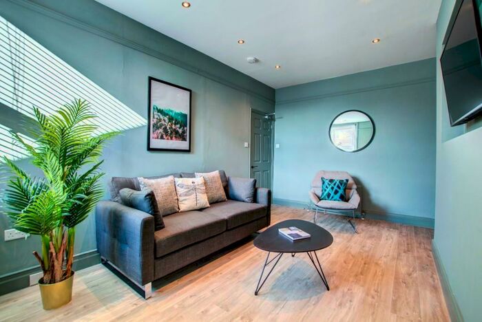 3 Bedroom Flat To Rent In (&#;pppw) Greystoke Avenue, Newcastle Upon Tyne, NE2