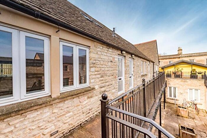 2 Bedroom Apartment For Sale In Bridge Street, Witney, OX28