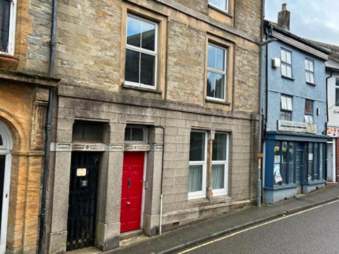 1 Bedroom Flat To Rent In Church Street, Callington, PL17