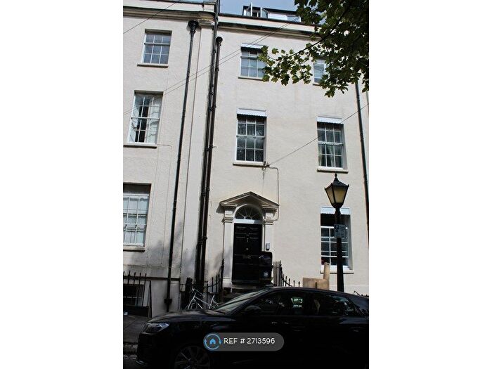 3 Bedroom Flat To Rent In Bellevue, Bristol, BS8