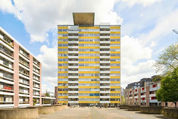 1 Bedroom Flat For Sale In Golden Lane Estate, Great Arthur House, EC1Y
