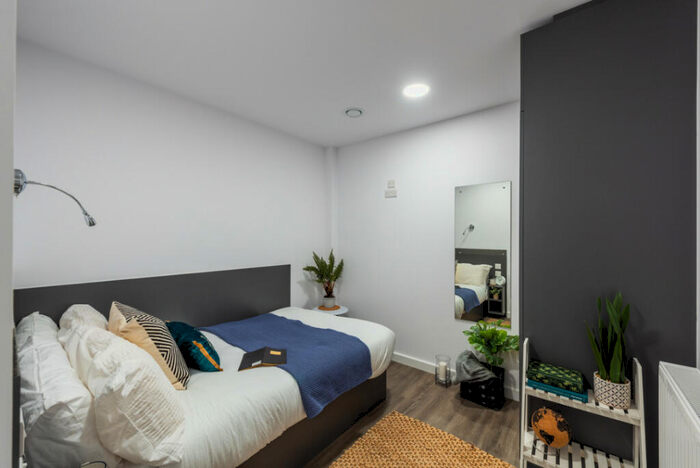 2 Bedroom House To Rent In Perth Road, London, IG2