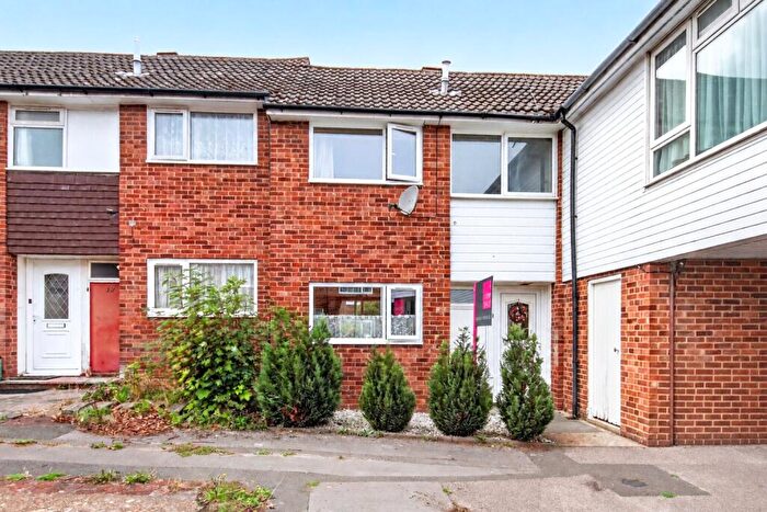 3 Bedroom Terraced House For Sale In Threshfield, Bracknell, Berkshire, RG12