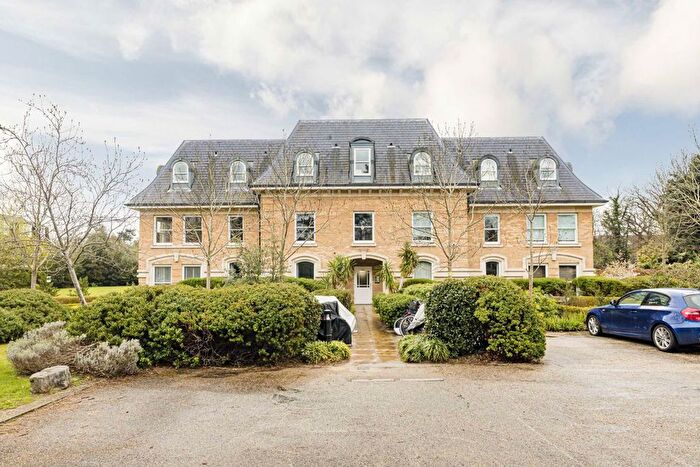 1 Bedroom Flat To Rent In Holmesdale Road, Teddington, TW11