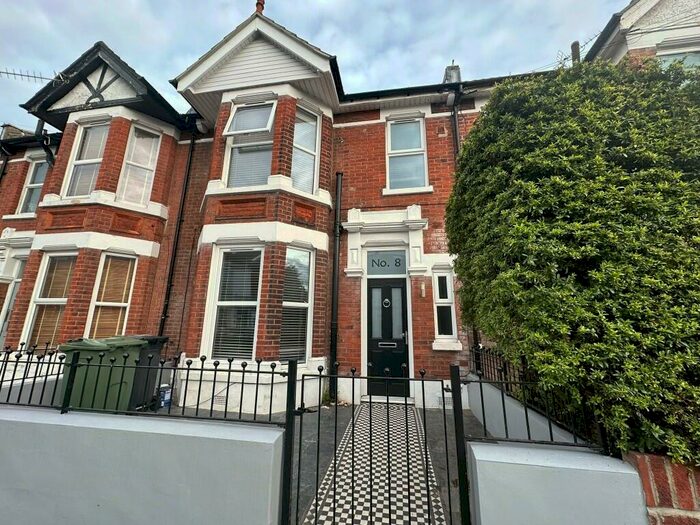 3 Bedroom Terraced House To Rent In Winter Road, Southsea, Hampshire, PO4