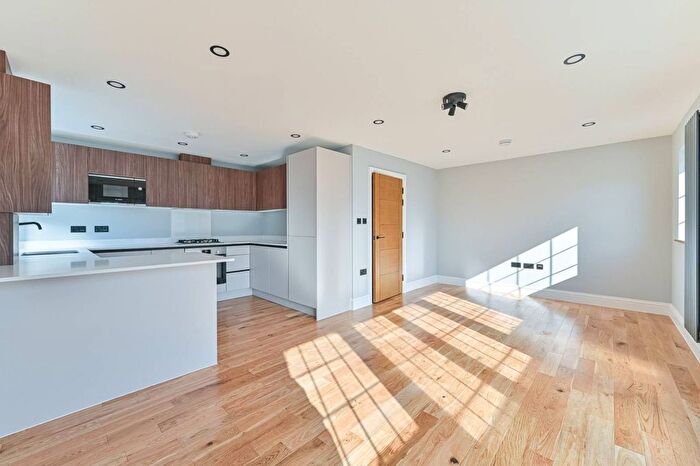 1 Bedroom Flat For Sale In York Road, Wimbledon, SW19