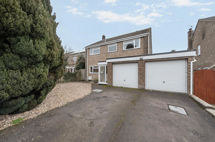 4 Bedroom Detached House For Sale In The Orchard, Chiseldon, Swindon, SN4