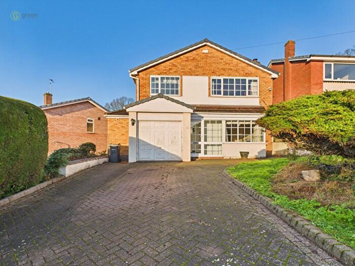 3 Bedroom Detached House For Sale In Moxhull Drive, Walmley, B76