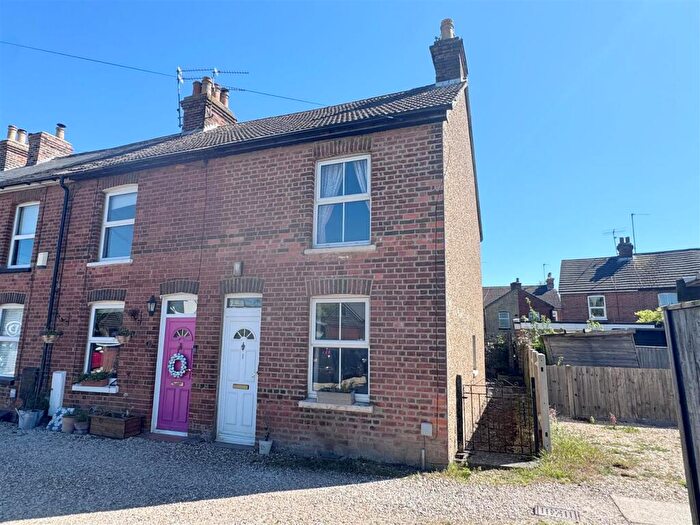 2 Bedroom End Of Terrace House For Sale In Denmark Road, Newbury, RG14