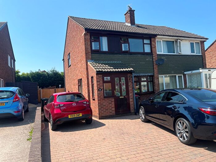 3 Bedroom Semi-Detached House For Sale In Park Avenue, North Anston, Sheffield, S25