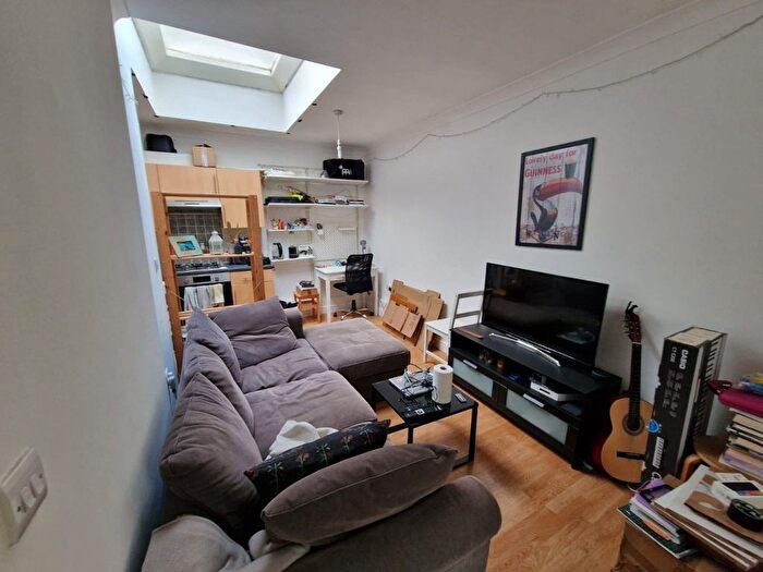 1 Bedroom Flat To Rent In Stoke Newington High Street, Stoke Newington, N16
