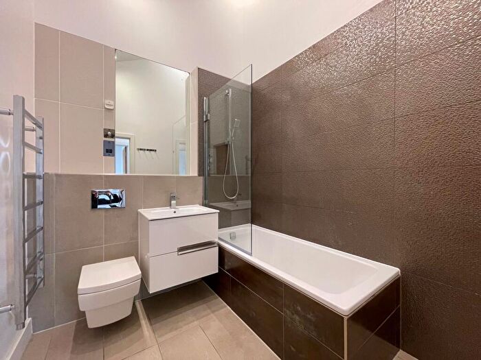 4 Bedroom Apartment To Rent In St Augustines Apartments -, P15