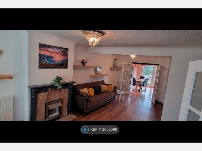 4 Bedroom Semi-Detached House To Rent In Balmoral Road, Watford, WD24