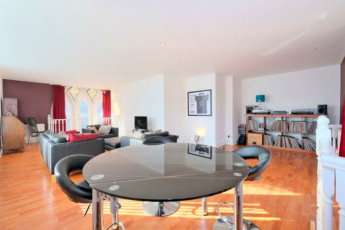 2 Bedroom Flat For Sale In George Street, Aberdeen, AB25
