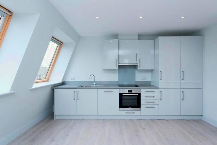 1 Bedroom Flat To Rent In Rivia House, High Road, Whetstone, London, N20