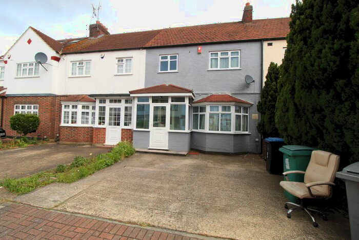 3 Bedroom Terraced House To Rent In Oakdale Avenue, Harrow, HA3