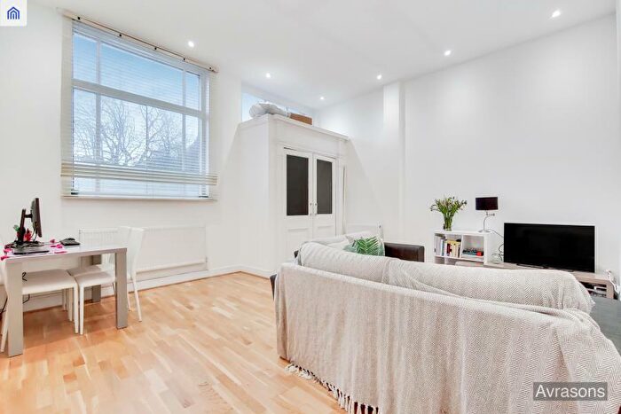2 Bedroom Flat To Rent In Kennington Park Road, Kennington, SE11