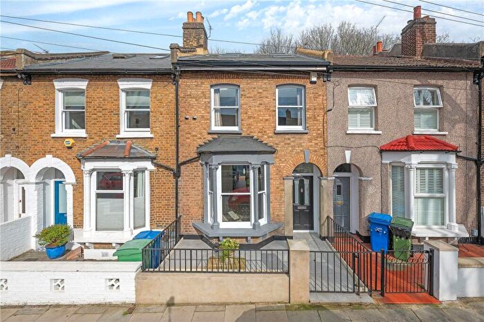 4 Bedroom House For Sale In Kimberley Avenue, London, SE15