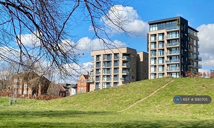 1 Bedroom Flat To Rent In Albany Road, London, SE5