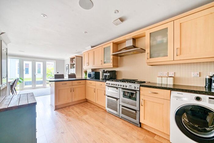 3 Bedroom End Of Terrace House For Sale In Atkinson Road, Hawkinge, CT18