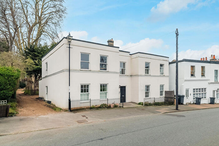 2 Bedroom Flat For Sale In Brandram Road, London, SE13