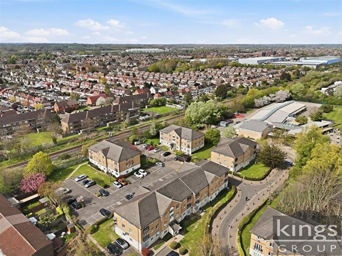 2 Bedroom Flat For Sale In Tysoe Avenue, Enfield London, EN3