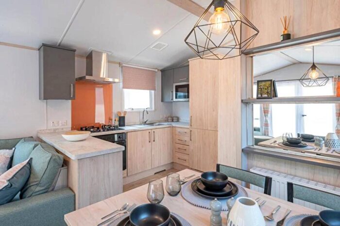 2 Bedroom Caravan For Sale In Llanmadoc, Gower, SA3