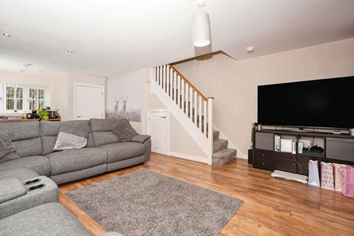 3 Bedroom Semi-Detached House For Sale In Warrington Road, Widnes, Cheshire, WA8