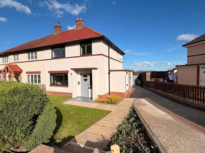 3 Bedroom Semi-Detached House For Sale In Westfield Avenue, Thurlstone, S36