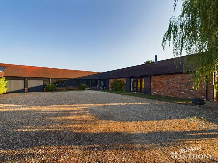 4 Bedroom Barn Conversion For Sale In Chase Farm Barns, Whaddon Road, Little Horwood, Milton Keynes, Buckinghamshire, MK17