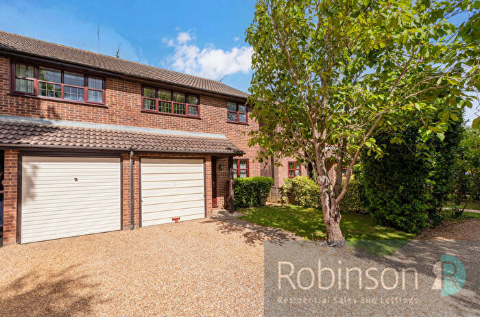 3 Bedroom Semi-Detached House For Sale In Wagner Close, Maidenhead, Berkshire, SL6