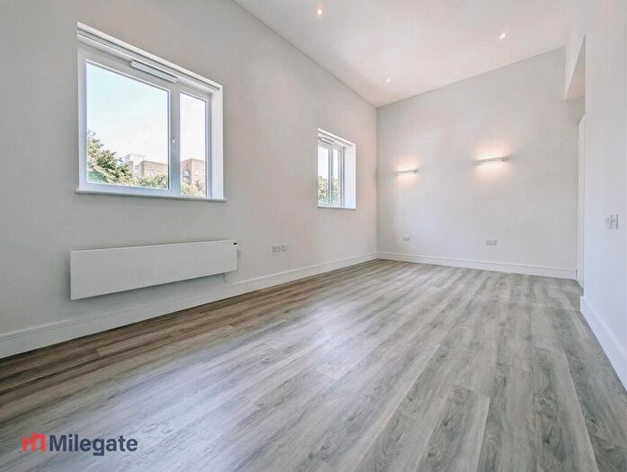 1 Bedroom Flat To Rent In High Street, Gravesend, DA11