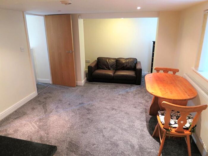 1 Bedroom Apartment To Rent In Chatham Grove, West Didsbury, M20