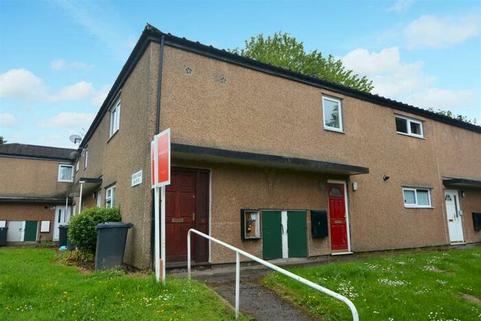 1 Bedroom Property To Rent In Holtdale Avenue, LS16