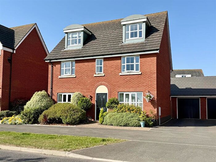 5 Bedroom Detached House For Sale In Brooke Way, Stowmarket, IP14