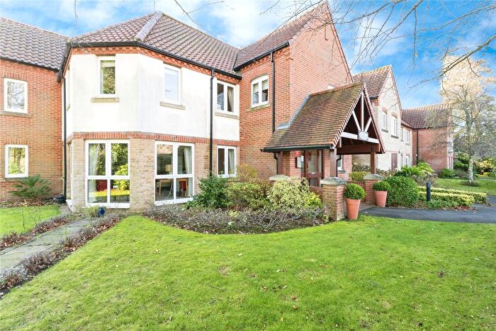 2 Bedroom Flat For Sale In Grove Lane, Holt, Norfolk, NR25