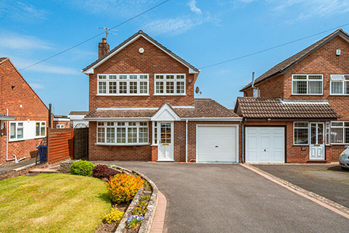 3 Bedroom Link Detached House For Sale In Mount Pleasant, Kingswinford, DY6