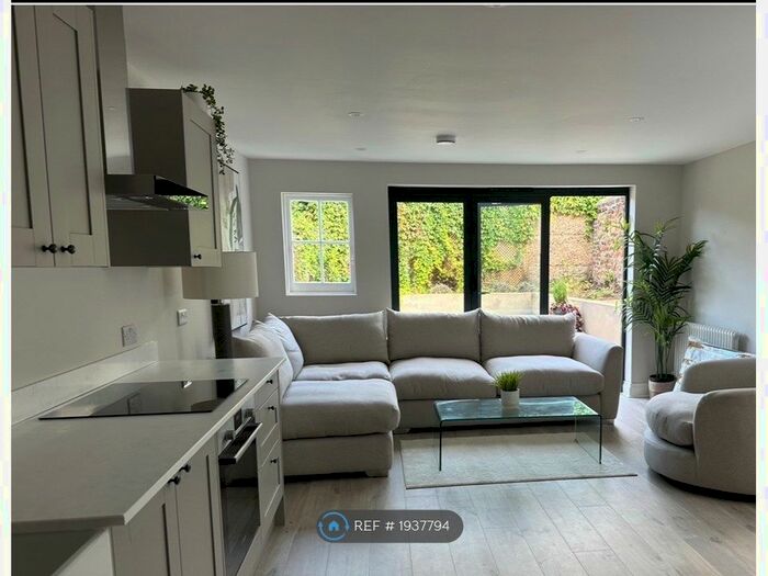 2 Bedroom Flat To Rent In Porthall Road, Brighton, BN1