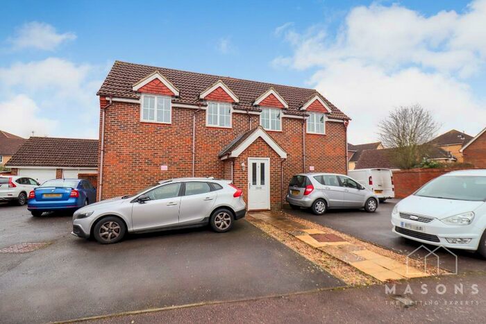 2 Bedroom Coach House To Rent In Clover Way, Hatfield, AL10