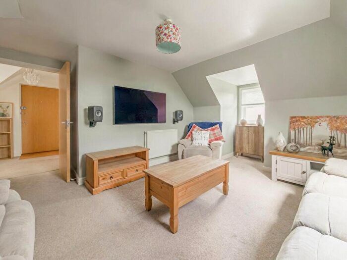 2 Bedroom Flat For Sale In Hockley Road, Rayleigh, SS6