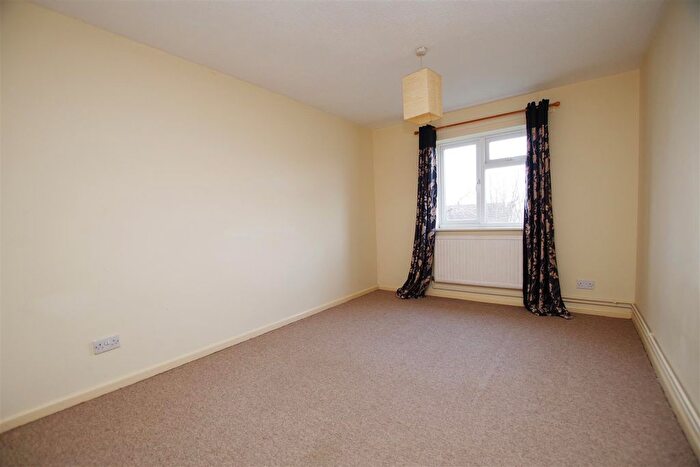 1 Bedroom Maisonette To Rent In Mallard Close, Calne, SN11