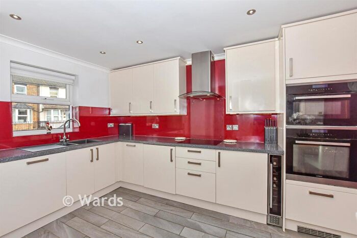 3 Bedroom Semi Detached House For Sale In Alma Road, Eccles, Aylesford, Kent, ME20